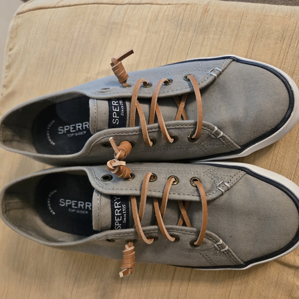 Sperry Gray and Tan Sneakers Versatile Low-Top Design